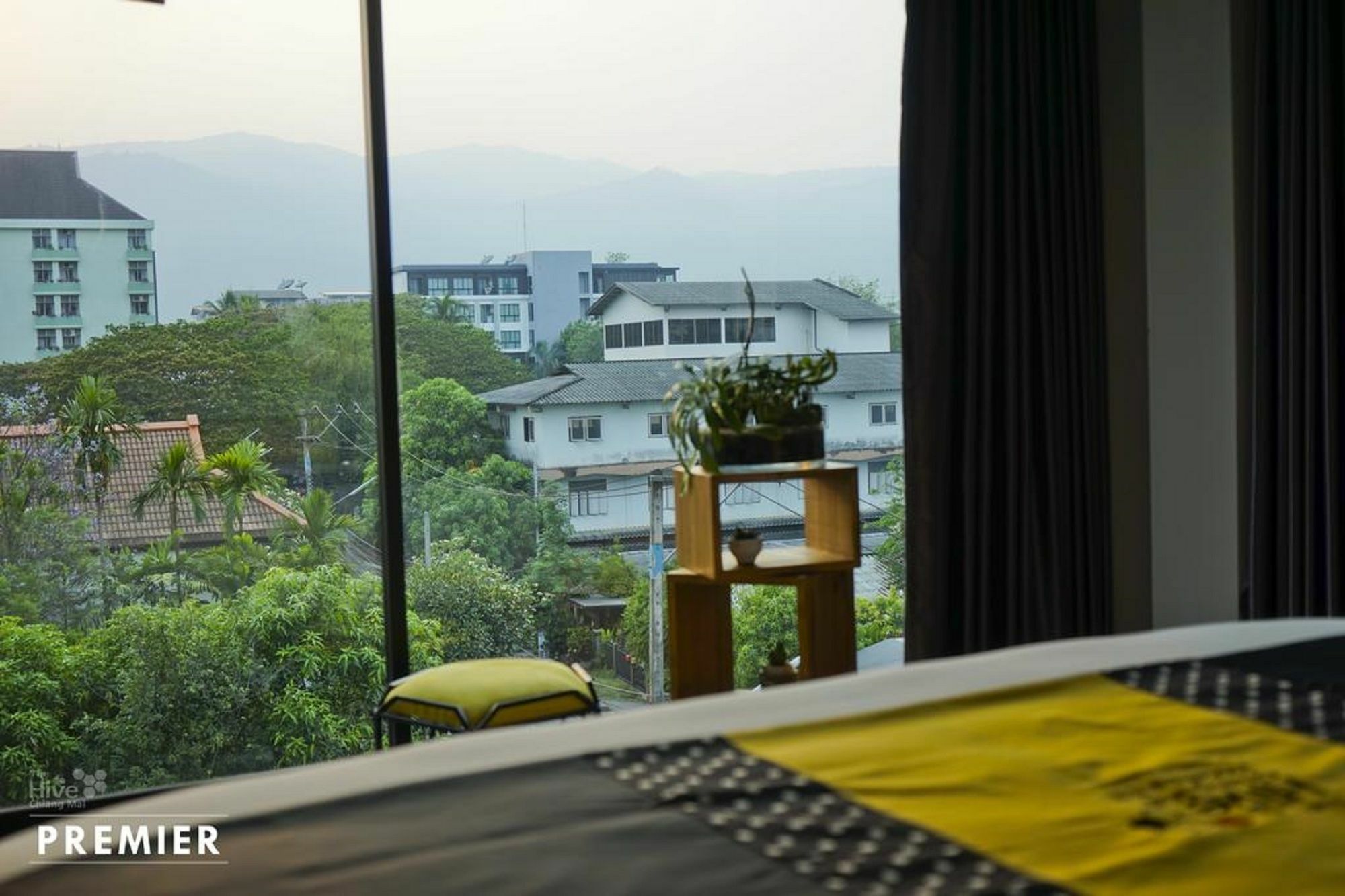 The Hive Chiang Mai Hotel Exteriör bild